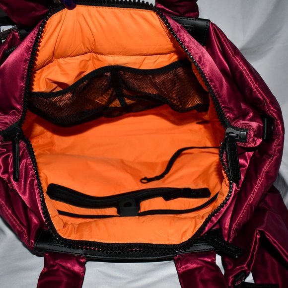 VeeCollective Caba MEDIUM Nylon Tote Bag in Oxblood #1213-202-377 NWT - Picture 3 of 7